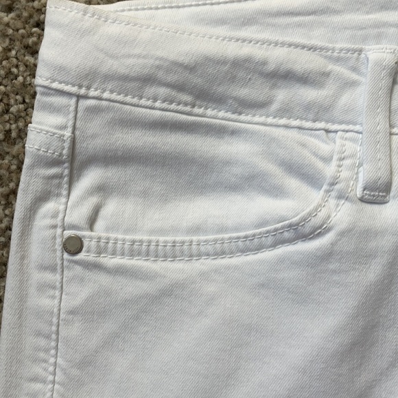 White Sunny Jeans - Picture 2 of 6